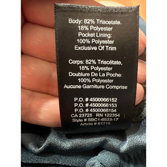 Babaton Aritzia Darren Women Blue Shorts Size XS Triacelate Blend - Picture 7 of 9